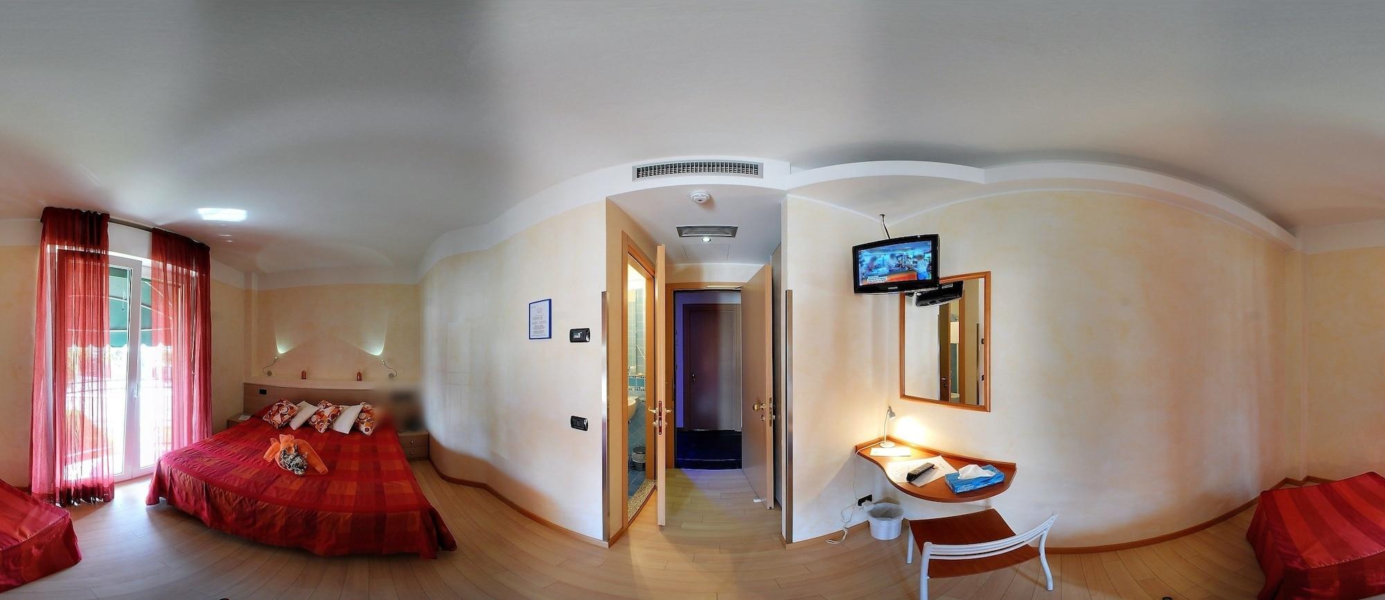 Hotel Savoia Lignano Sabbiadoro Exterior photo