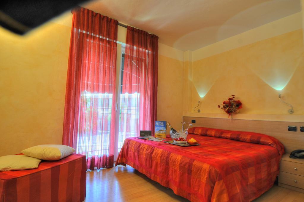 Hotel Savoia Lignano Sabbiadoro Exterior photo