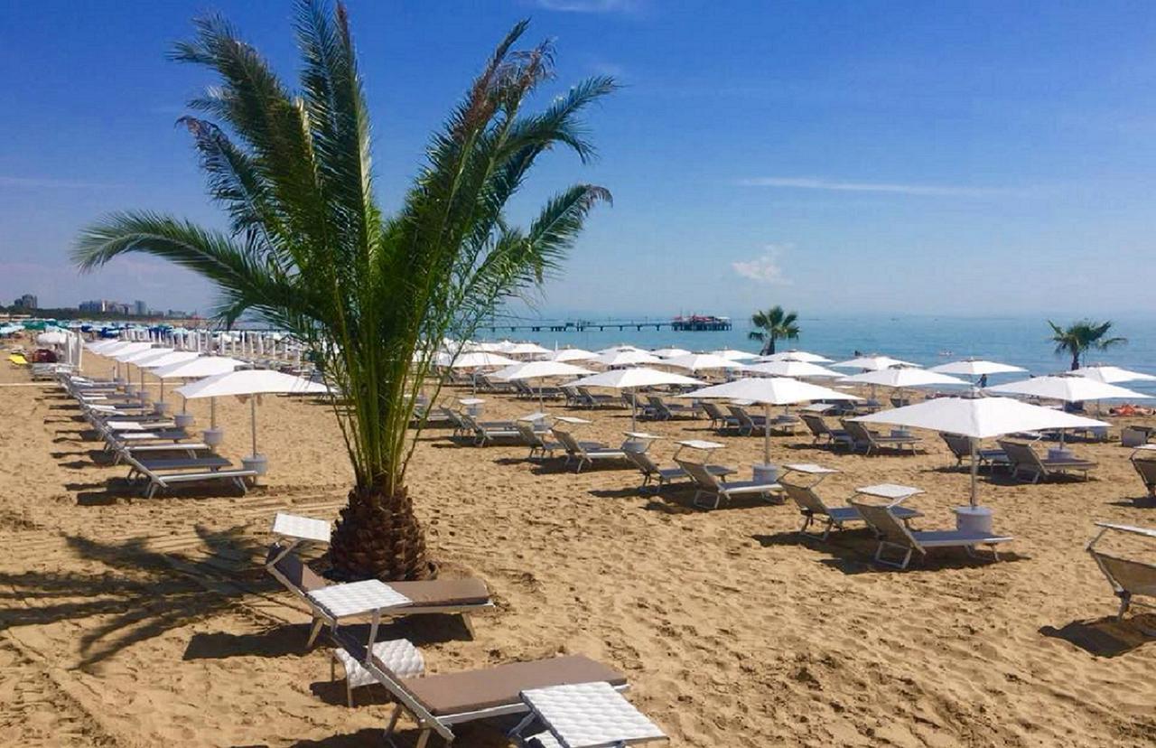 Hotel Savoia Lignano Sabbiadoro Exterior photo